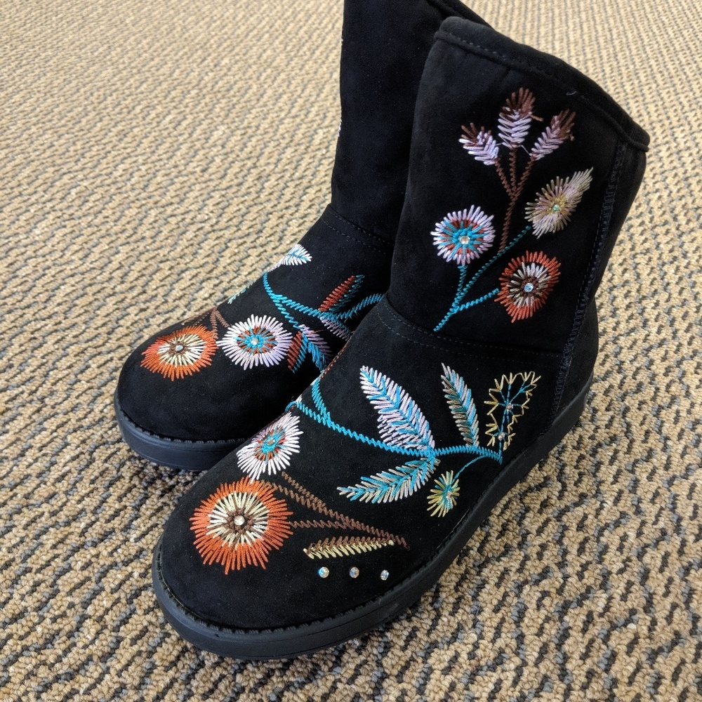 Boots - Picture 2 of 2